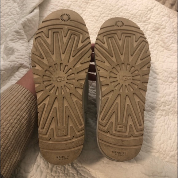 UGG leather short boots w/ strap - Picture 4 of 6